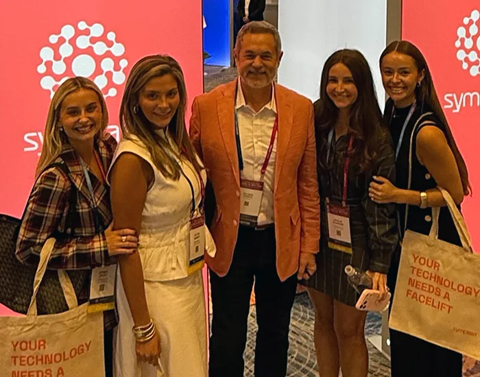 Symplast customers at the AAFPRS 2026 booth